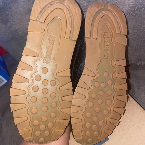 Black Reebok Classics - Picture 3 of 4